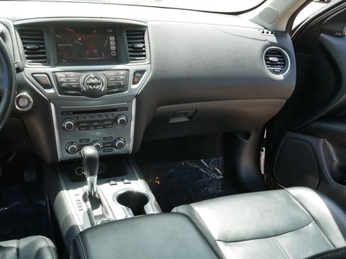 Used 2018 Nissan Pathfinder SL w/ SL Premium Package AWD/4WD image 22