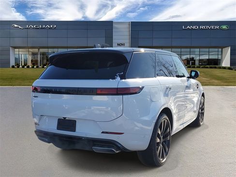 New 2026 Land Rover Range Rover Sport Dynamic SE image 3