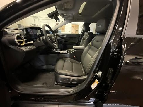 New 2026 Chevrolet Trax ACTIV w/ Sunroof Package FWD image 4