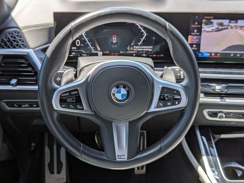 Used 2024 BMW X7 xDrive40i w/ M Sport Package AWD/4WD image 32