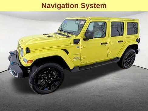 Used 2023 Jeep Wrangler Unlimited Sahara w/ Cold Weather Group AWD/4WD image 4