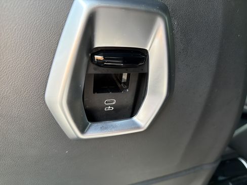 Used 2023 BMW XM AWD/4WD image 27