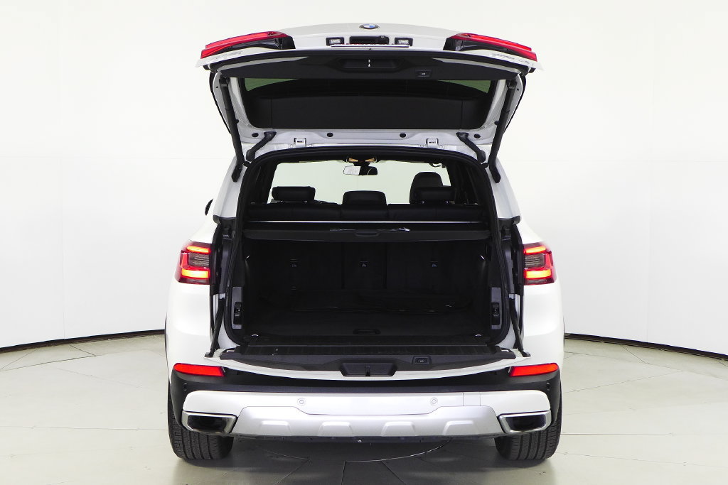 Used 2019 BMW X5 xDrive40i w/ Parking Assistance Package AWD/4WD image 10