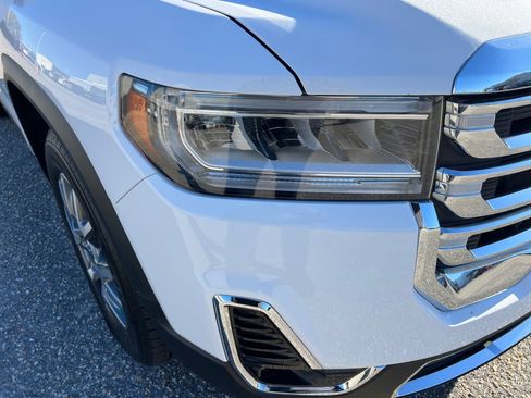 Used 2023 GMC Acadia SLT image 24