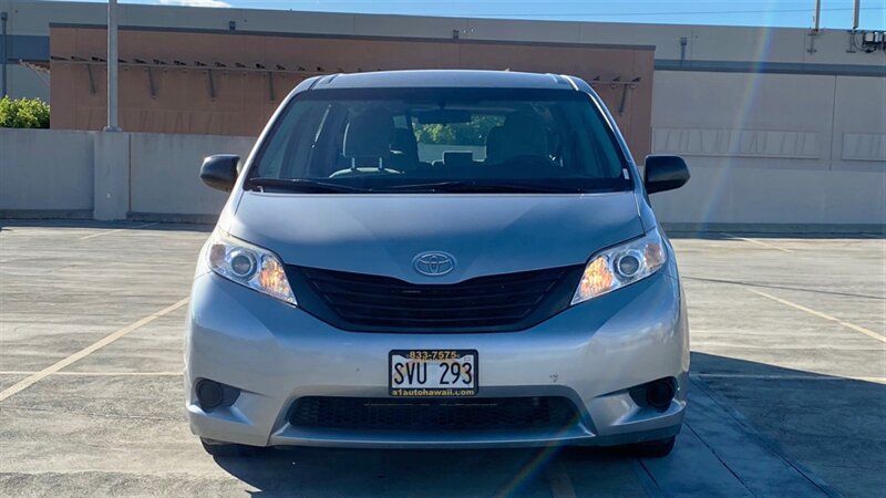 Used 2016 Toyota Sienna L FWD image 2