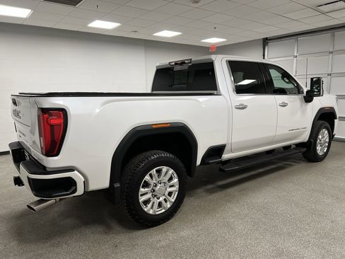 Used 2020 GMC Sierra 3500 Denali w/ Denali Ultimate Package image 11