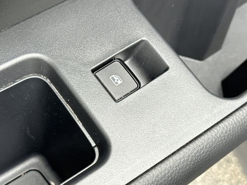 Certified 2025 Nissan Pathfinder SV image 30