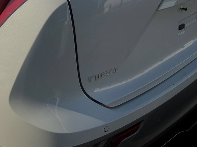 Used 2023 Kia Niro Wave w/ Wave Preserve Package FWD image 24