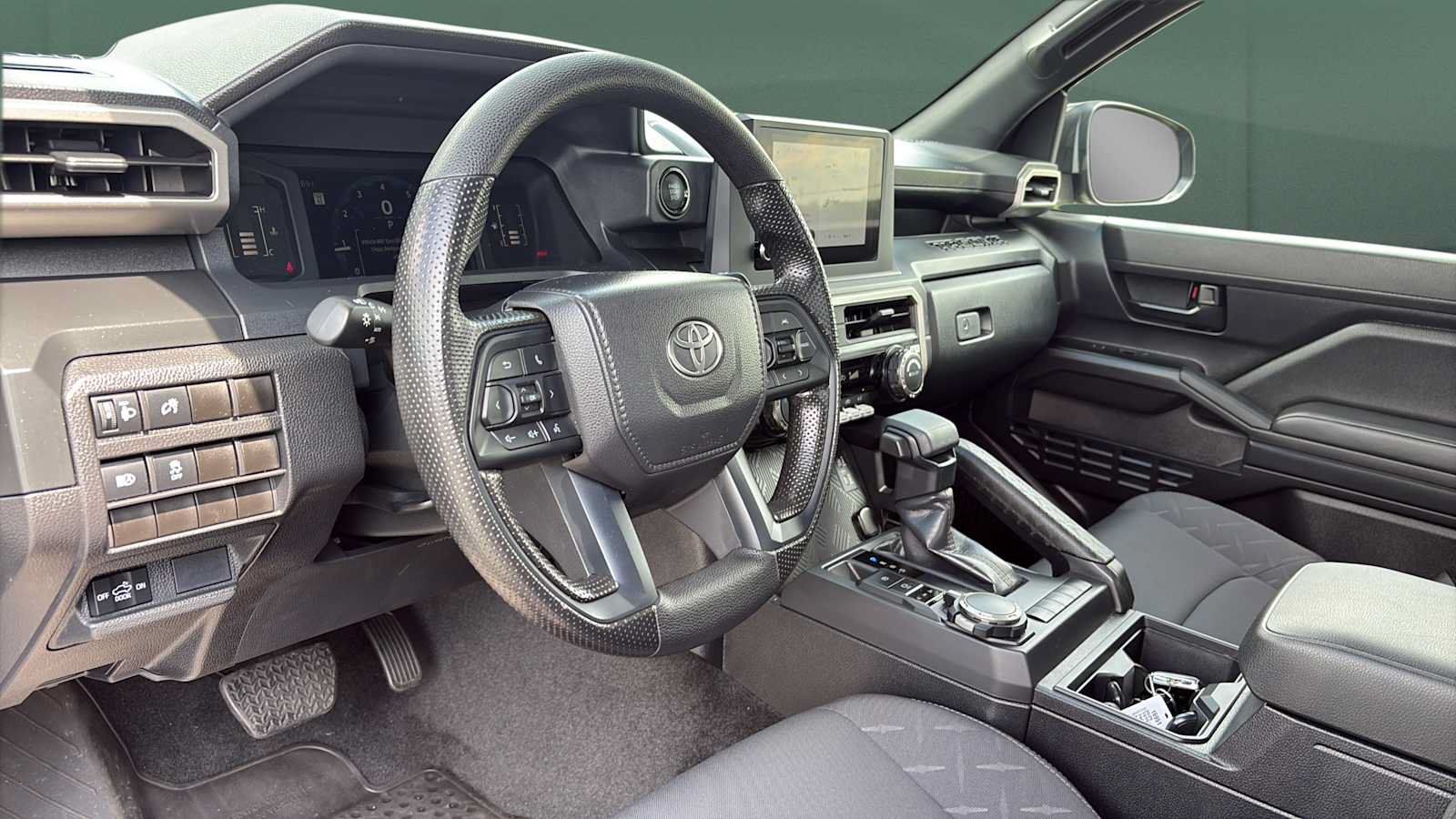 Used 2025 Toyota Tacoma SR AWD/4WD image 18