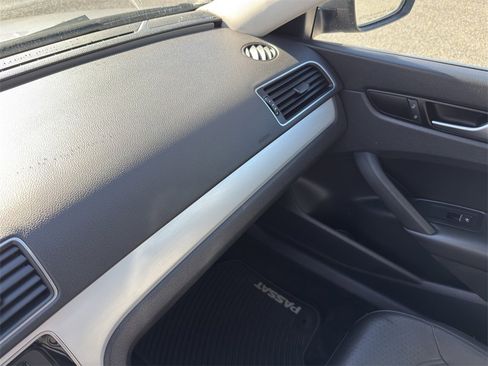 Used 2012 Volkswagen Passat 2.5 SE image 30