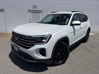 Certified 2026 Volkswagen Atlas SE w/ Black Wheel Package