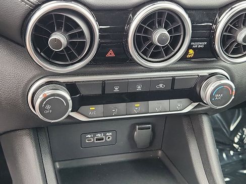 Certified 2023 Nissan Sentra SV FWD image 16