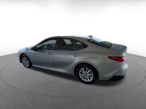 Used 2025 Toyota Camry LE image 10