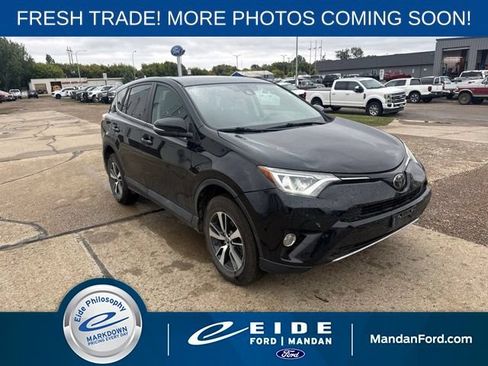 Used 2018 Toyota RAV4 XLE AWD/4WD image 1