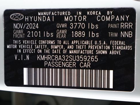 Used 2025 Hyundai Venue Limited FWD image 39