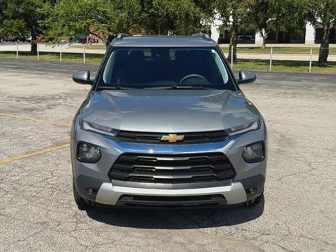 Used 2023 Chevrolet TrailBlazer LT w/ Convenience Package AWD/4WD image 3