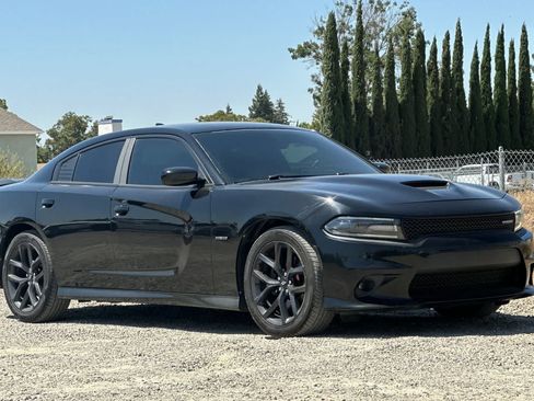 Used 2019 Dodge Charger R/T w/ Plus Group RWD image 10