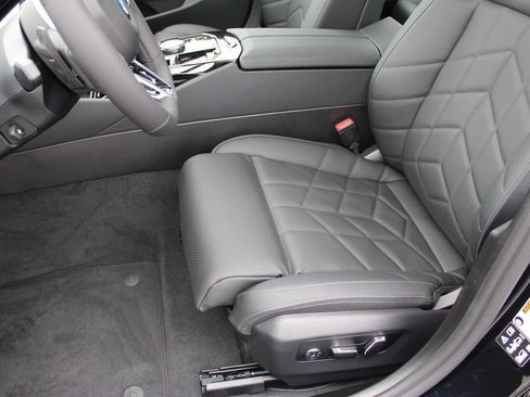 New 2026 BMW 530i xDrive AWD/4WD image 23