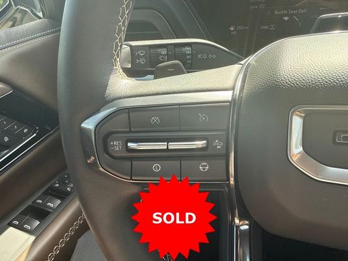 Used 2025 GMC Yukon XL Denali Ultimate AWD/4WD image 30