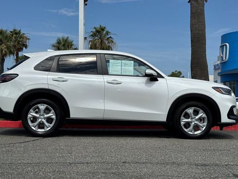 Used 2025 Honda HR-V LX image 8