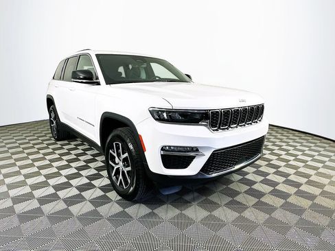 Certified 2025 Jeep Grand Cherokee Limited image 2