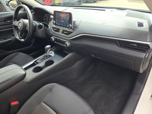 Certified 2025 Nissan Altima 2.5 S FWD image 27