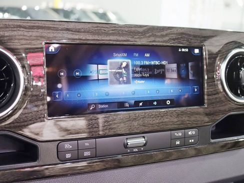 Used 2024 Mercedes-Benz Sprinter 3500 image 19
