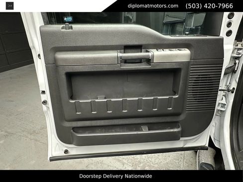 Used 2016 Ford F350 Lariat w/ Lariat Interior Package image 23