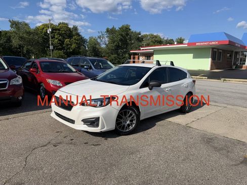 Used 2019 Subaru Impreza 2.0i AWD/4WD image 2