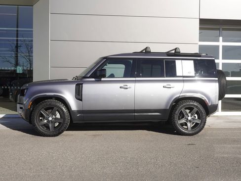 Used 2020 Land Rover Defender 110 SE image 8