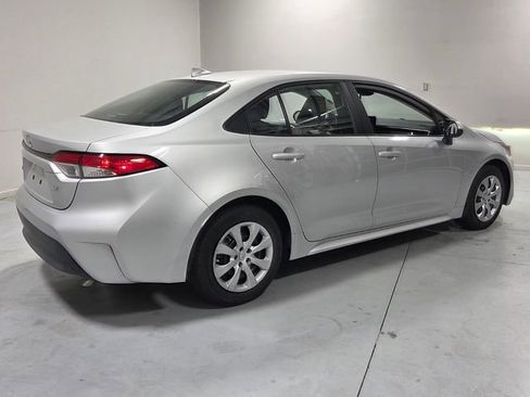 Used 2023 Toyota Corolla LE FWD image 12
