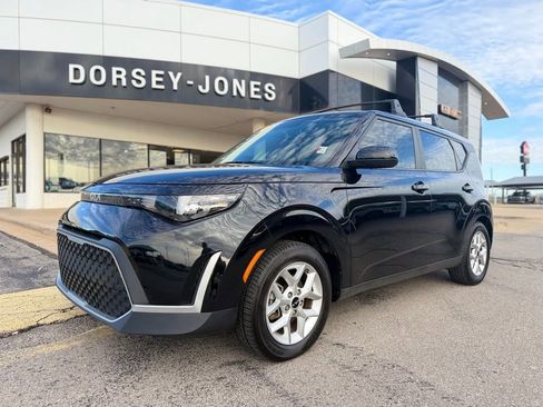 Used 2023 Kia Soul S FWD image 1
