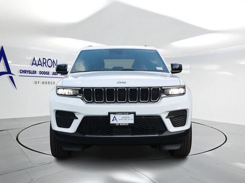 New 2026 Jeep Grand Cherokee Laredo RWD image 4