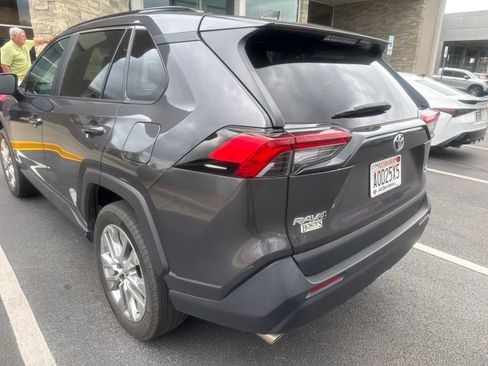 Used 2023 Toyota RAV4 XLE Premium FWD image 9