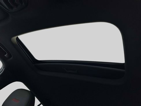 Certified 2024 Chevrolet Trax RS w/ Sunroof Package image 13