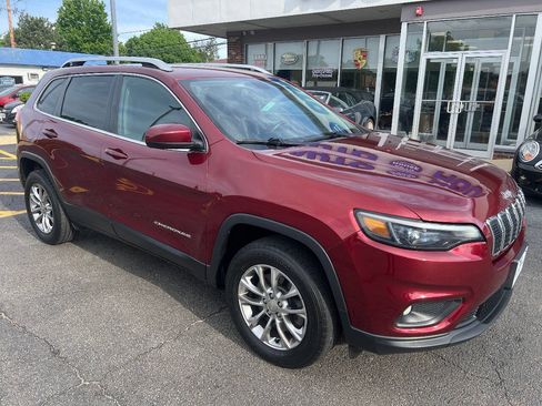 Used 2019 Jeep Cherokee Latitude Plus AWD/4WD image 4