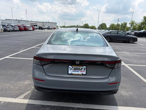 Used 2025 Honda Accord SE image 5