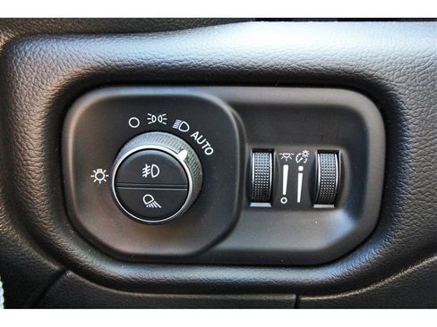 Used 2024 RAM 2500 Laramie w/ Towing Technology Group image 7