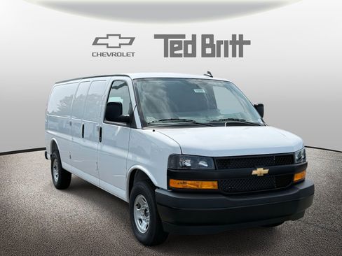 New 2025 Chevrolet Express 3500 Extended image 3