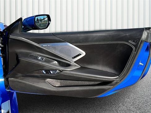 Used 2020 Chevrolet Corvette Stingray w/ 3LT Preferred Equipment Group image 17