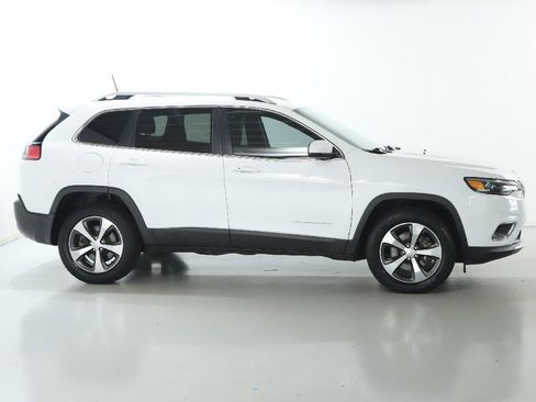 Used 2019 Jeep Cherokee Limited image 11