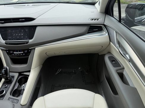 Used 2023 Cadillac XT5 Premium Luxury FWD image 16