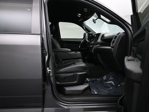 Used 2024 RAM 2500 Tradesman w/ Chrome Appearance Group image 27
