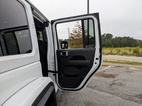 New 2025 Jeep Wrangler Unlimited Rubicon 392 image 61