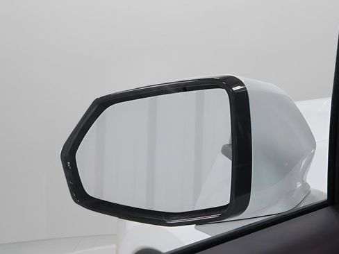 Used 2025 Chevrolet Blazer LT image 23