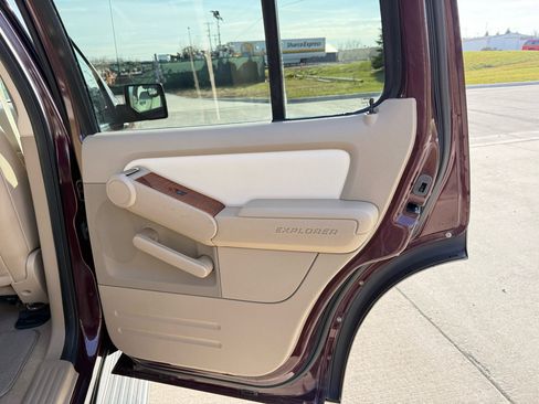 Used 2007 Ford Explorer Eddie Bauer image 27