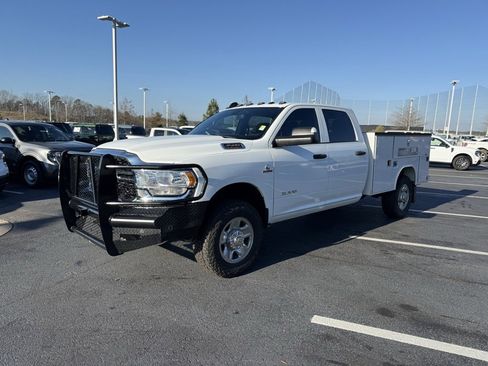 Used 2022 RAM 3500 Tradesman image 3