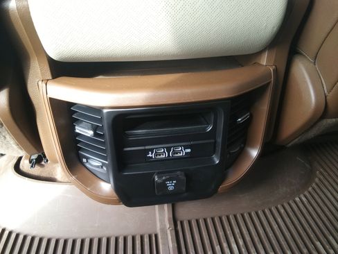 Used 2020 RAM 1500 Laramie AWD/4WD image 10