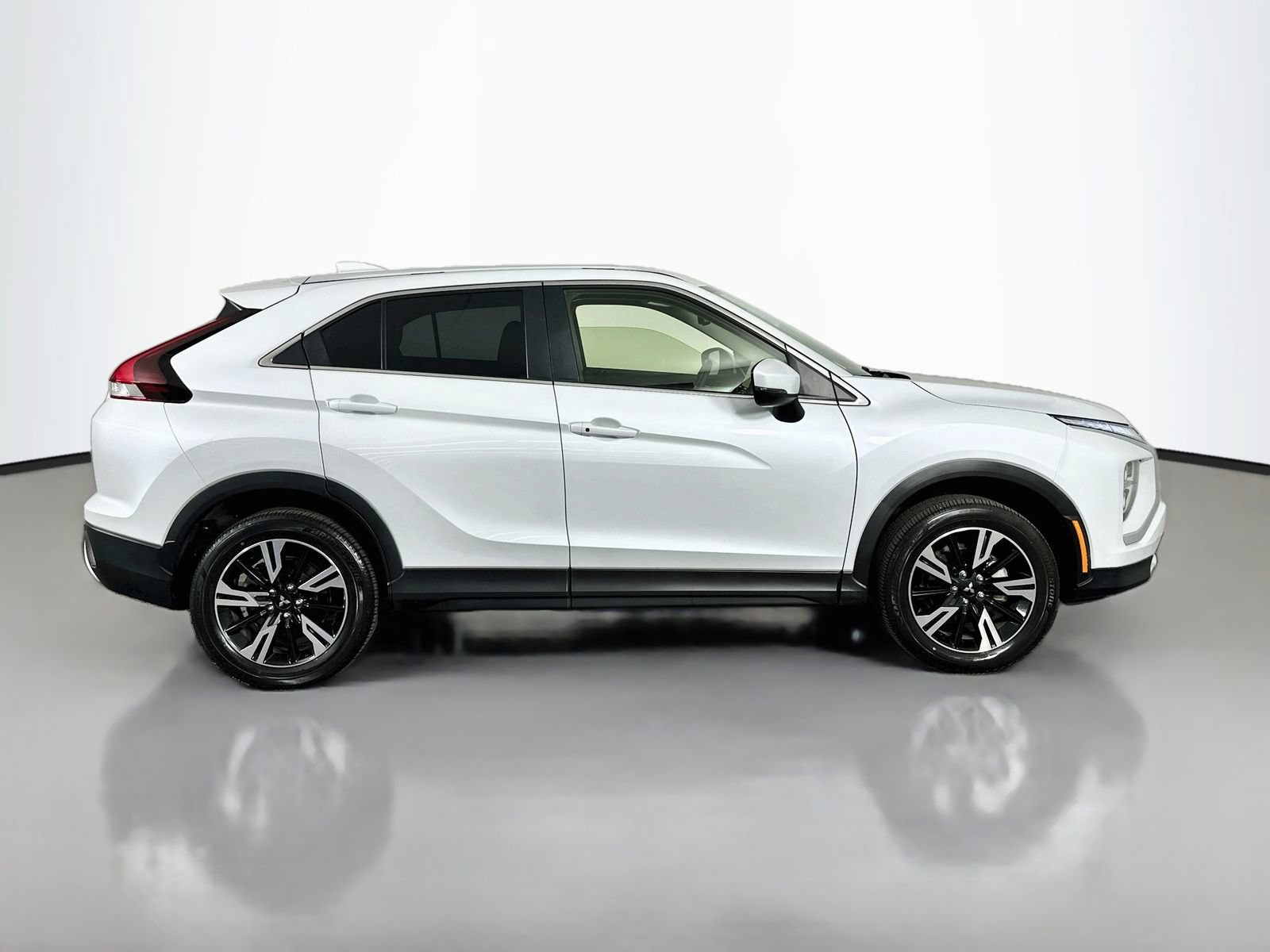Used 2025 Mitsubishi Eclipse Cross SE AWD/4WD image 8