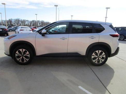 Used 2022 Nissan Rogue SV image 6